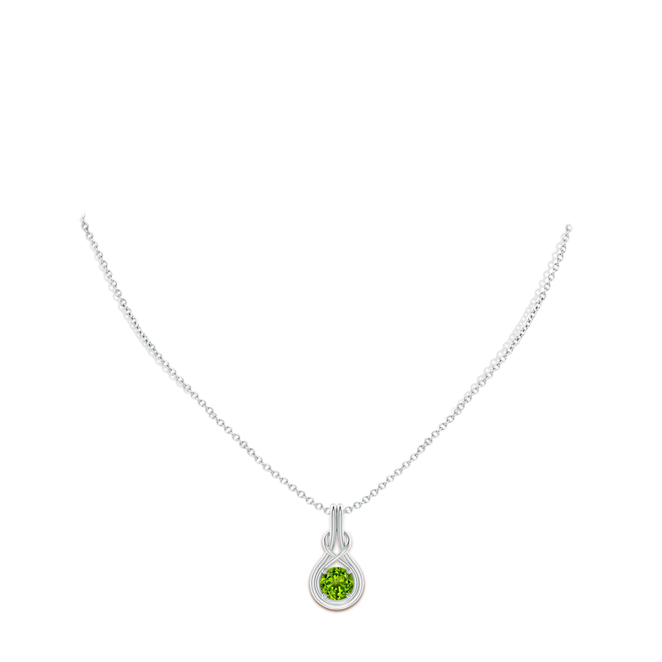 7mm AAAA Round Peridot Solitaire Infinity Knot Pendant in P950 Platinum pen