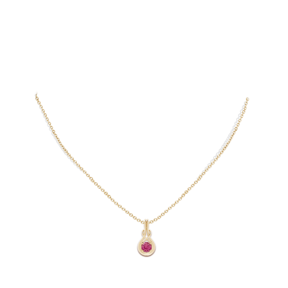 5mm AAAA Round Pink Sapphire Solitaire Infinity Knot Pendant in Yellow Gold pen