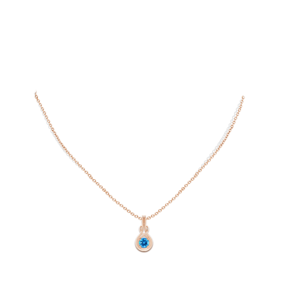 5mm AAAA Round Swiss Blue Topaz Solitaire Infinity Knot Pendant in Rose Gold pen