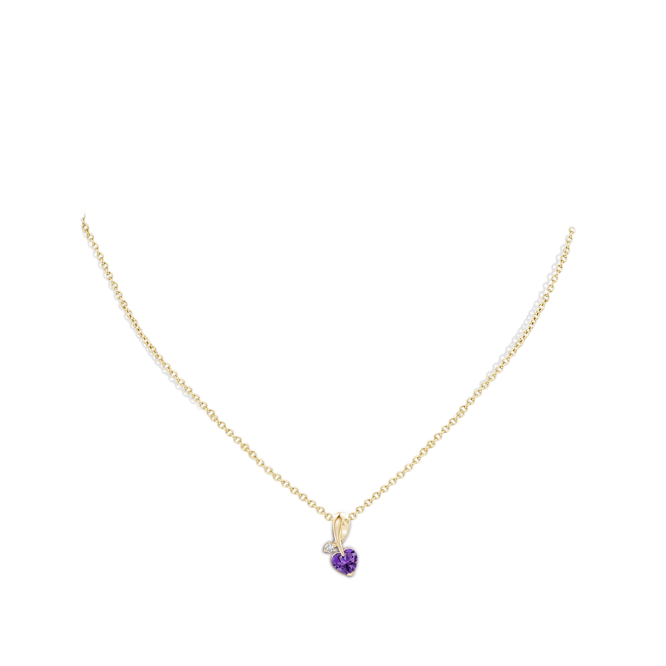 6mm AAAA Heart-Shaped Amethyst Ribbon Pendant with Diamond in 18K Yellow Gold pen
