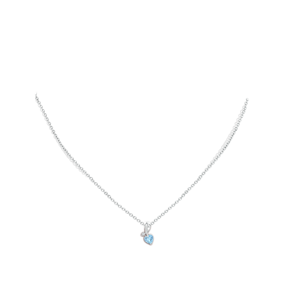 5mm AAA Heart-Shaped Aquamarine Ribbon Pendant with Diamond in 18K White Gold pen