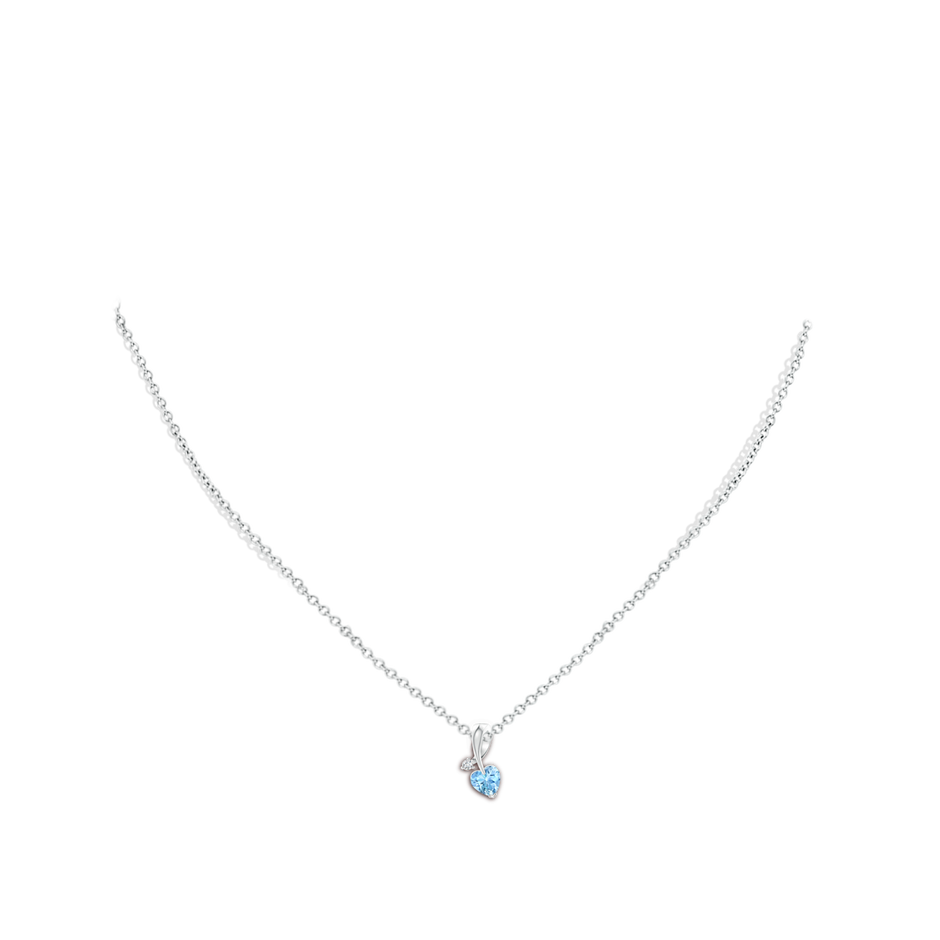 5mm AAAA Heart-Shaped Aquamarine Ribbon Pendant with Diamond in 9K White Gold pen