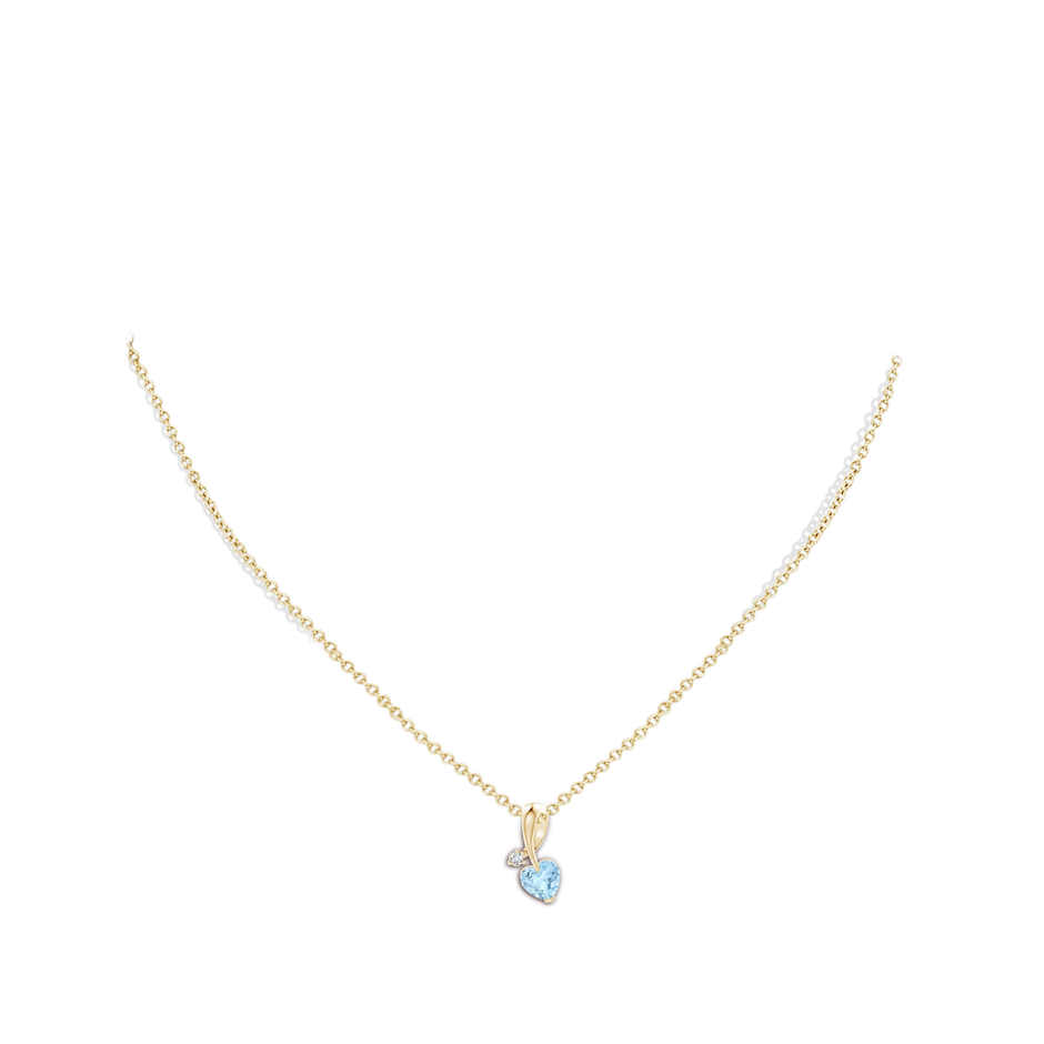 6mm AAA Heart-Shaped Aquamarine Ribbon Pendant with Diamond in 18K Yellow Gold pen