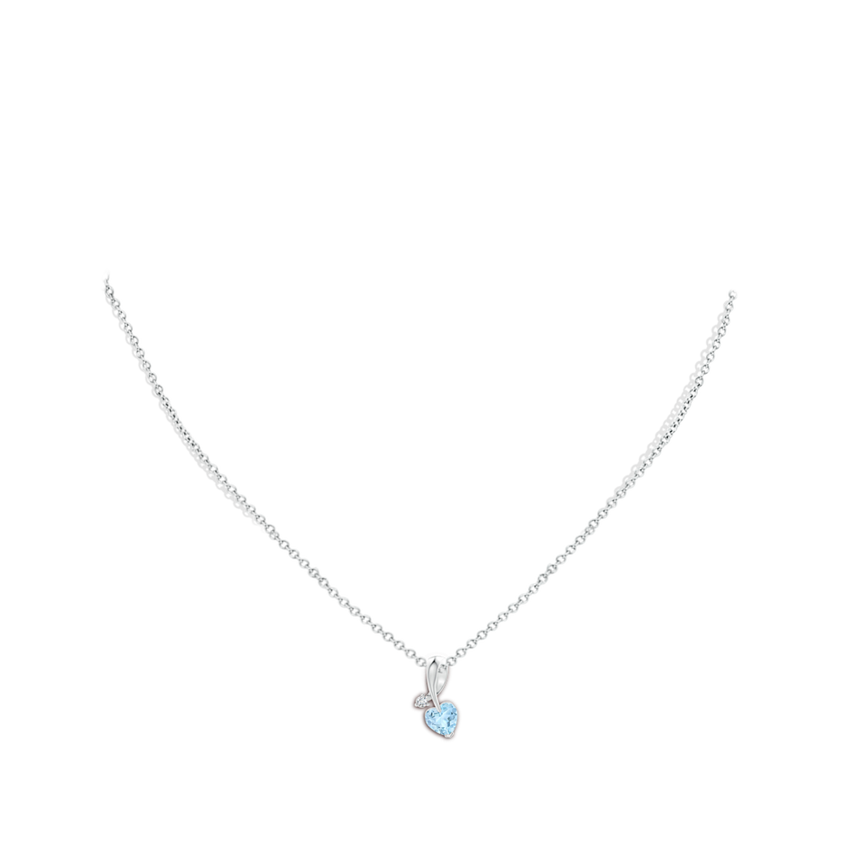 6mm AAA Heart-Shaped Aquamarine Ribbon Pendant with Diamond in White Gold pen