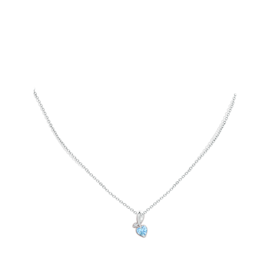 6mm AAAA Heart-Shaped Aquamarine Ribbon Pendant with Diamond in White Gold pen