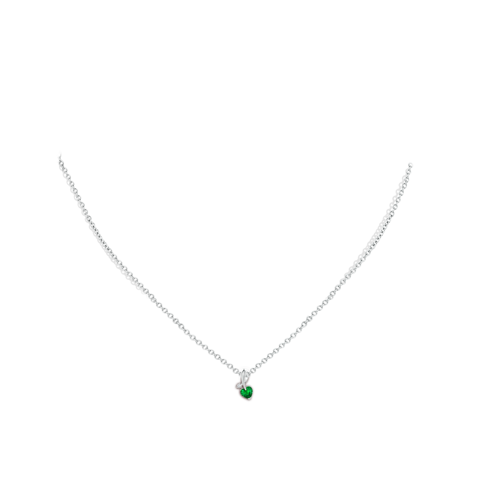 4mm AAAA Heart-Shaped Emerald Ribbon Pendant with Diamond in P950 Platinum pen