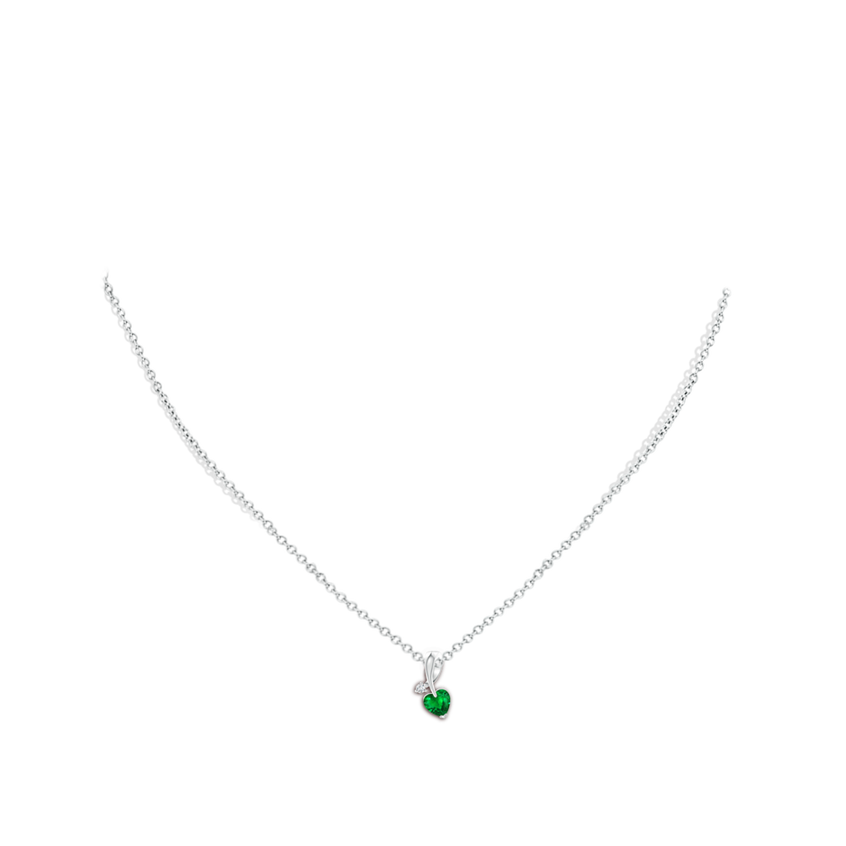 5mm AAAA Heart-Shaped Emerald Ribbon Pendant with Diamond in White Gold pen