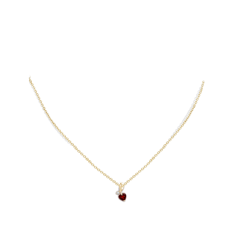 5mm AAAA Heart-Shaped Garnet Ribbon Pendant with Diamond in 18K Yellow Gold pen
