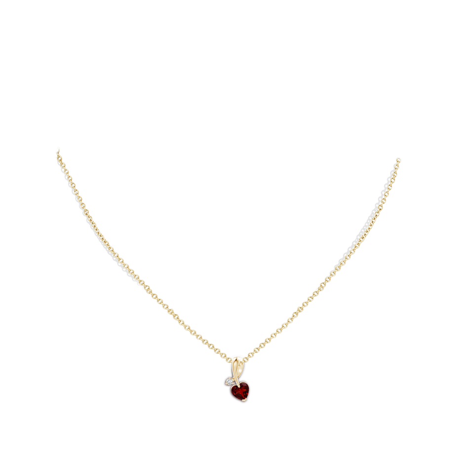 6mm AAAA Heart-Shaped Garnet Ribbon Pendant with Diamond in 18K Yellow Gold pen