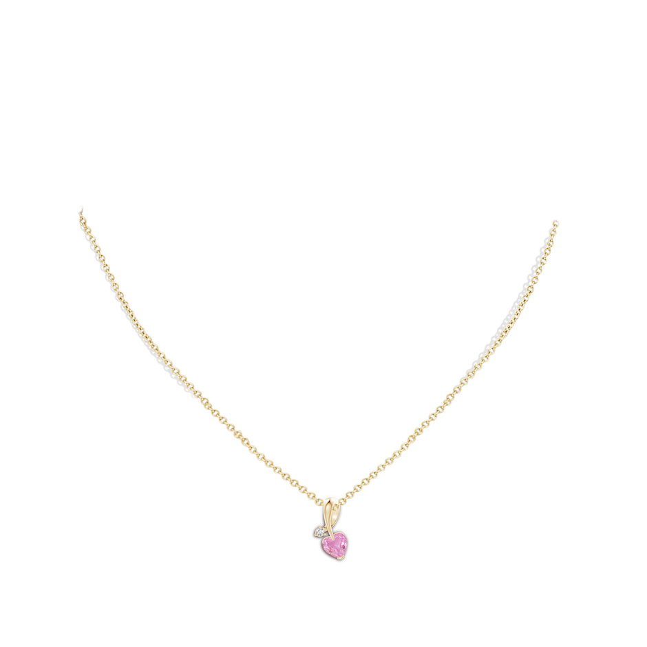 6mm A Heart-Shaped Pink Sapphire Ribbon Pendant with Diamond in Yellow Gold pen