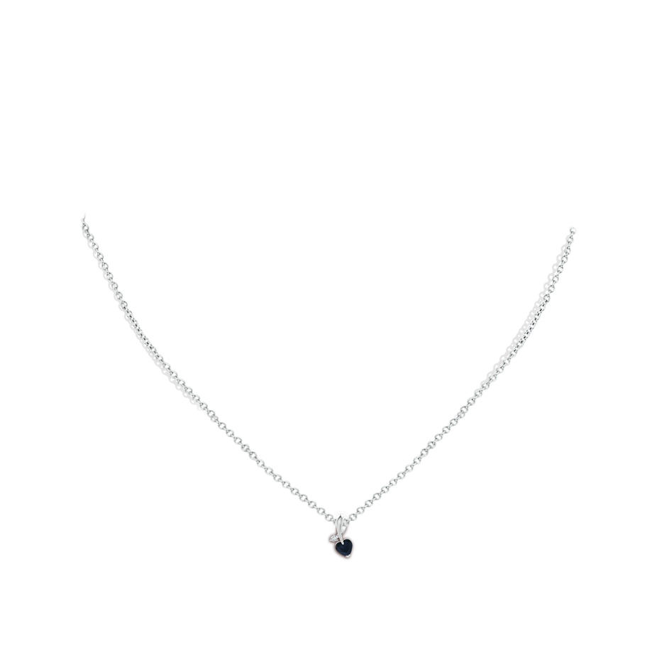 4mm A Heart-Shaped Sapphire Ribbon Pendant with Diamond in P950 Platinum pen