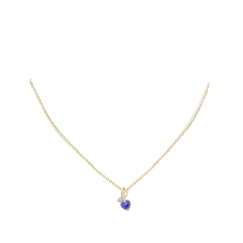 6mm AA Heart-Shaped Tanzanite Ribbon Pendant with Diamond in 18K Yellow Gold pen