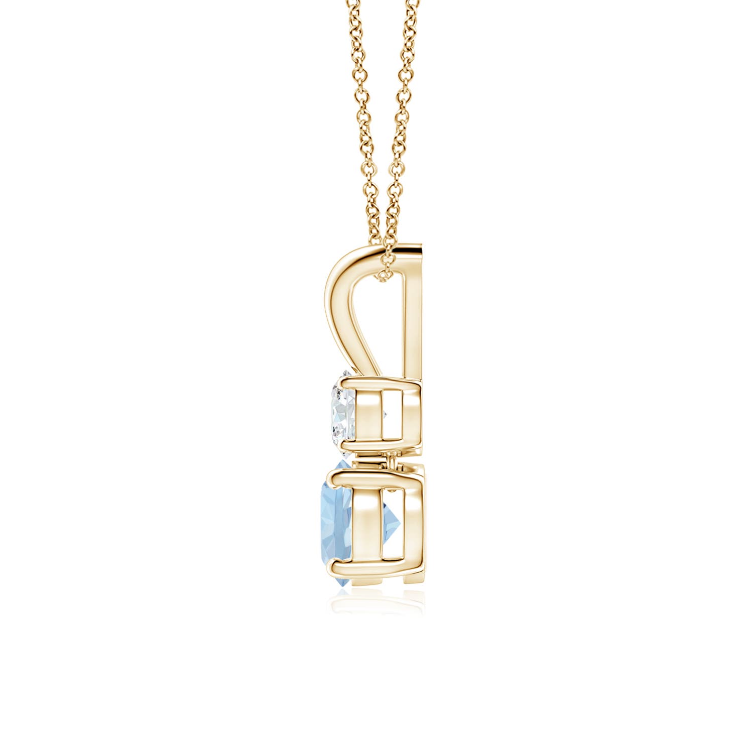 AA - Aquamarine / 0.56 CT / 14 KT Yellow Gold