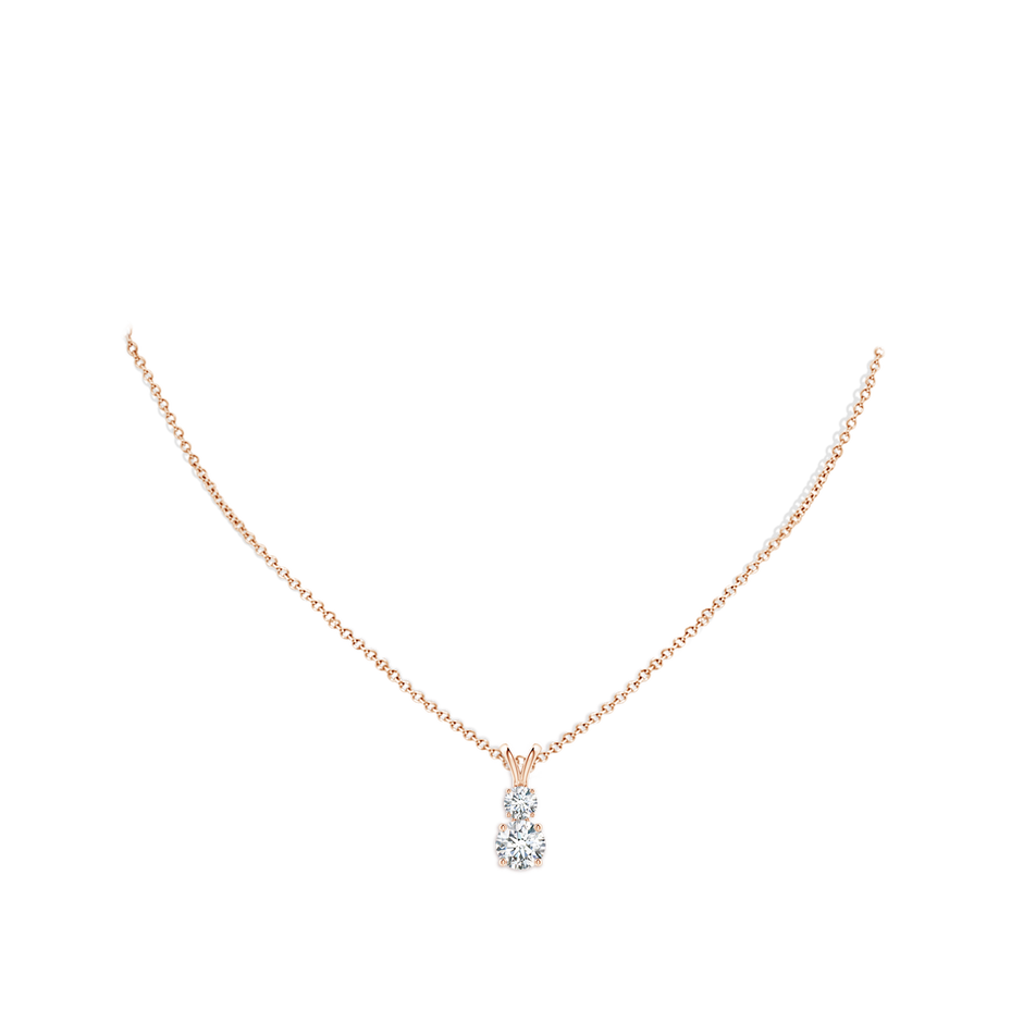 7mm GVS2 Round Diamond Two Stone Pendant in 18K Rose Gold pen