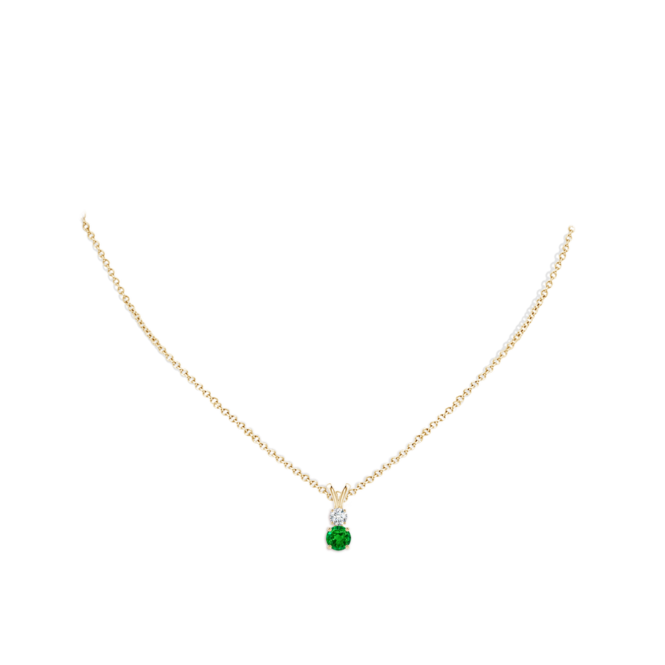 5mm AAAA Round Emerald and Diamond Two Stone Pendant in Yellow Gold pen
