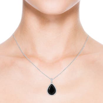 AAA - Black Onyx / 34.05 CT / 14 KT White Gold