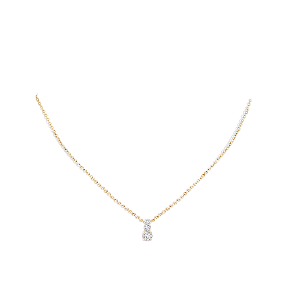 4.5mm HSI2 Diamond Three Stone Pendant in Yellow Gold pen