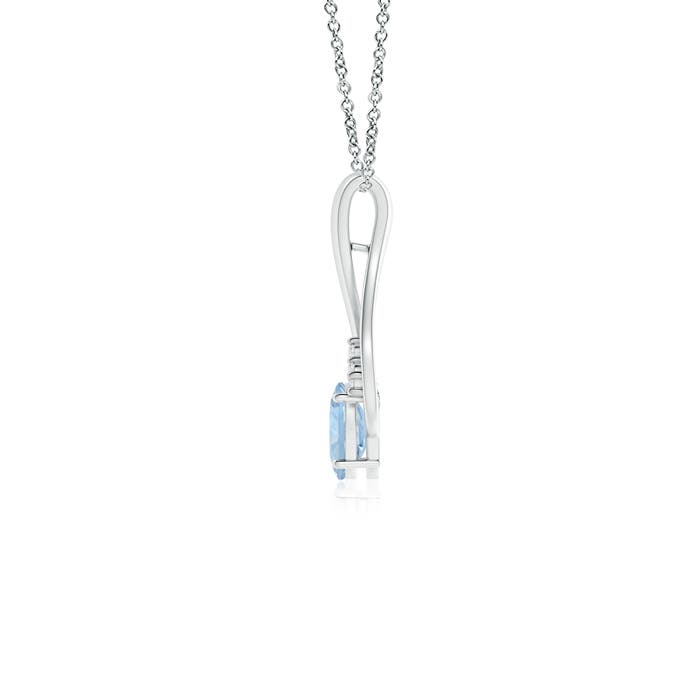 AA - Aquamarine / 0.45 CT / 14 KT White Gold