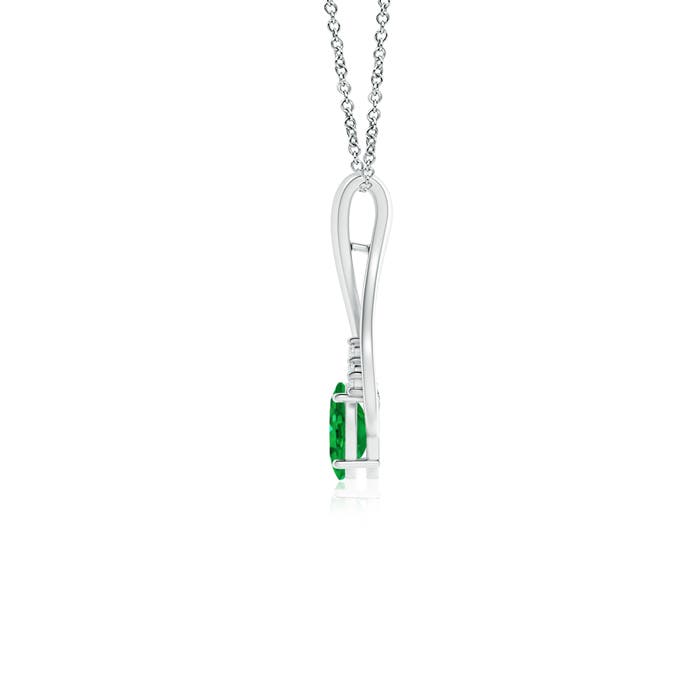 AAA - Emerald / 0.45 CT / 14 KT White Gold