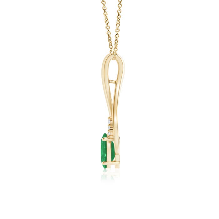 A - Emerald / 0.73 CT / 14 KT Yellow Gold