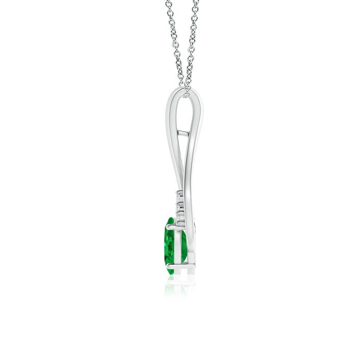 AAA - Emerald / 0.73 CT / 14 KT White Gold