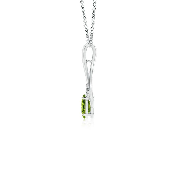 AAAA - Peridot / 0.53 CT / 14 KT White Gold