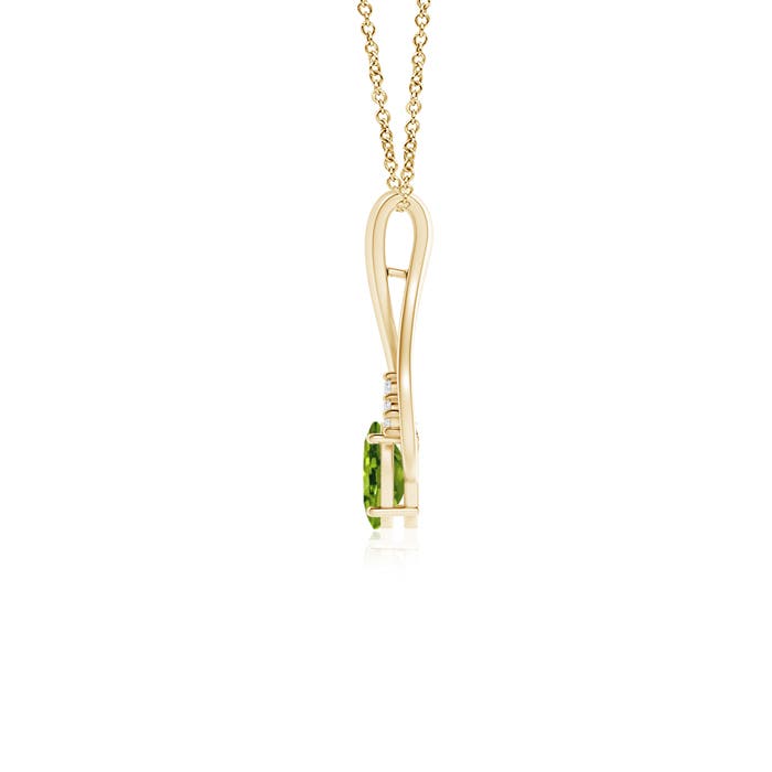 AAAA - Peridot / 0.53 CT / 14 KT Yellow Gold