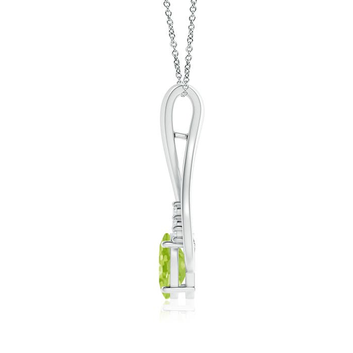 AA - Peridot / 1.46 CT / 14 KT White Gold