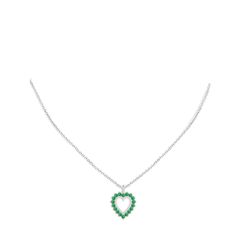 2mm A Emerald Open Heart V-Bale Pendant in White Gold pen