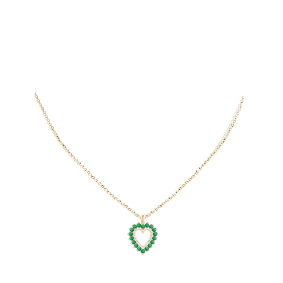 2mm A Emerald Open Heart V-Bale Pendant in Yellow Gold pen