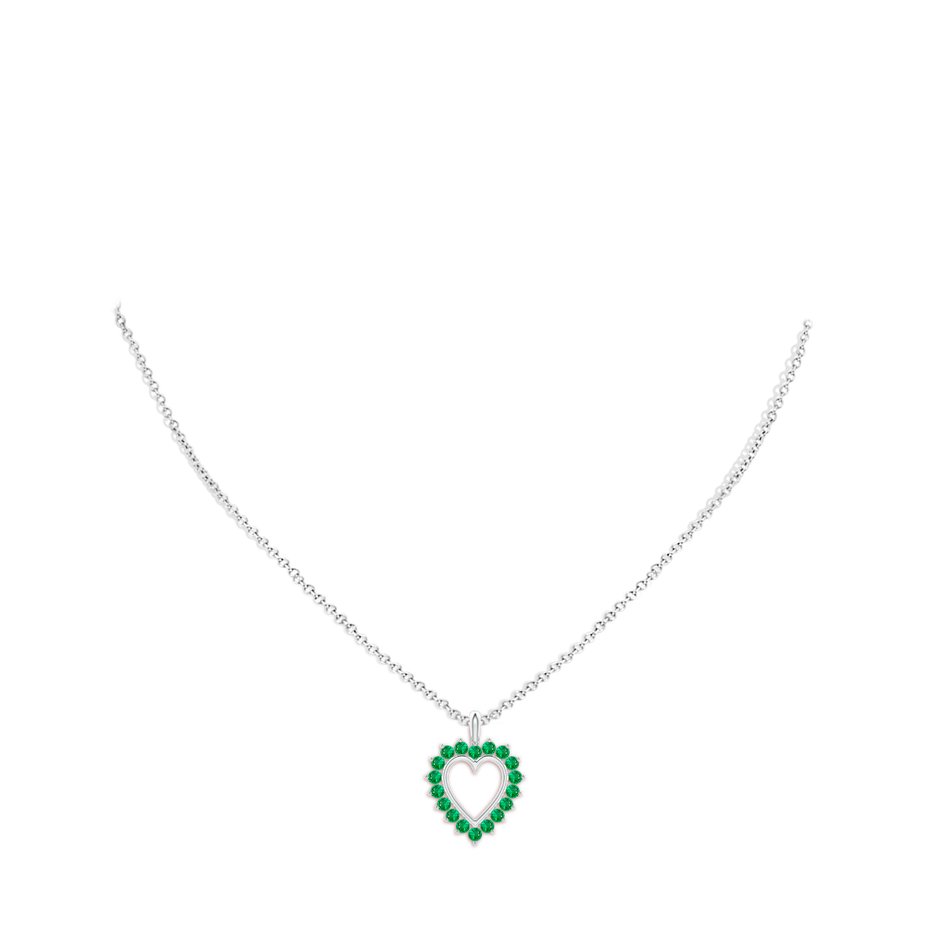 2mm AAA Emerald Open Heart V-Bale Pendant in White Gold pen