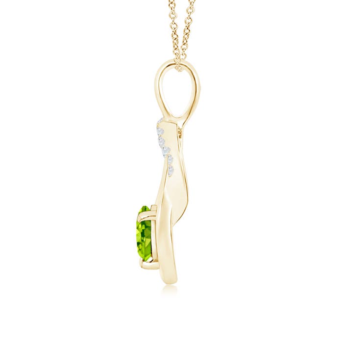 AAA - Peridot / 0.65 CT / 14 KT Yellow Gold