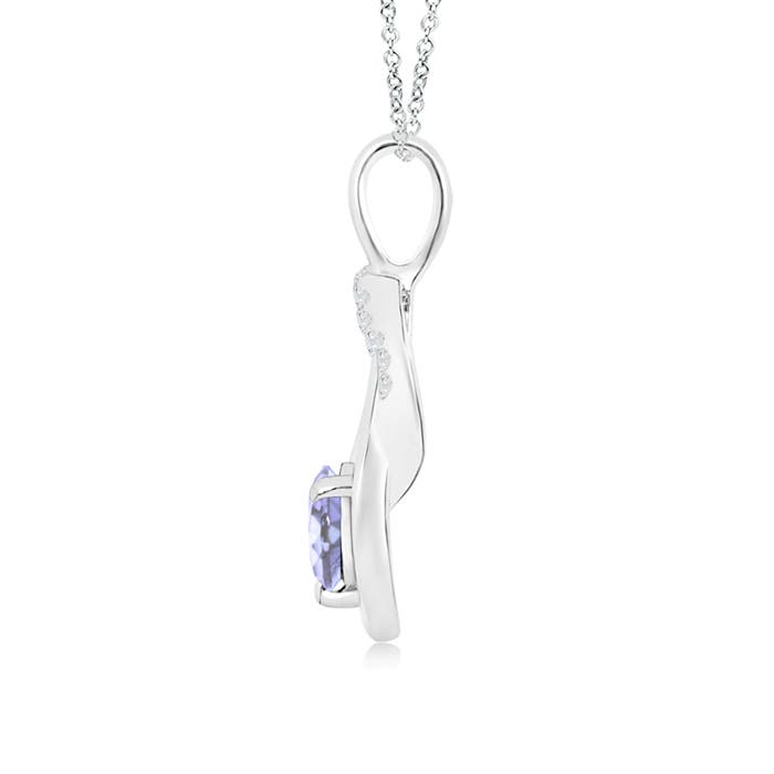 A - Tanzanite / 0.6 CT / 14 KT White Gold