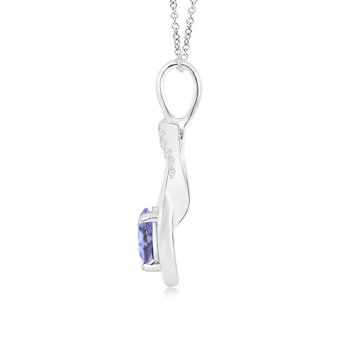 AA - Tanzanite / 0.6 CT / 14 KT White Gold