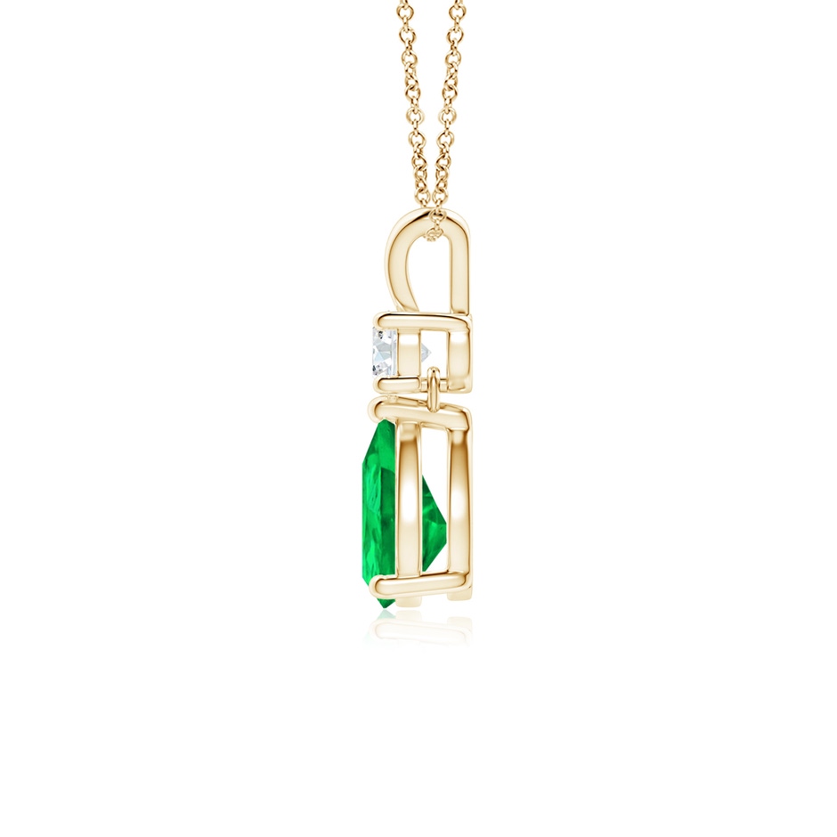 7x5mm AAA Pear-Shaped Emerald V-Bale Pendant in Yellow Gold side 199