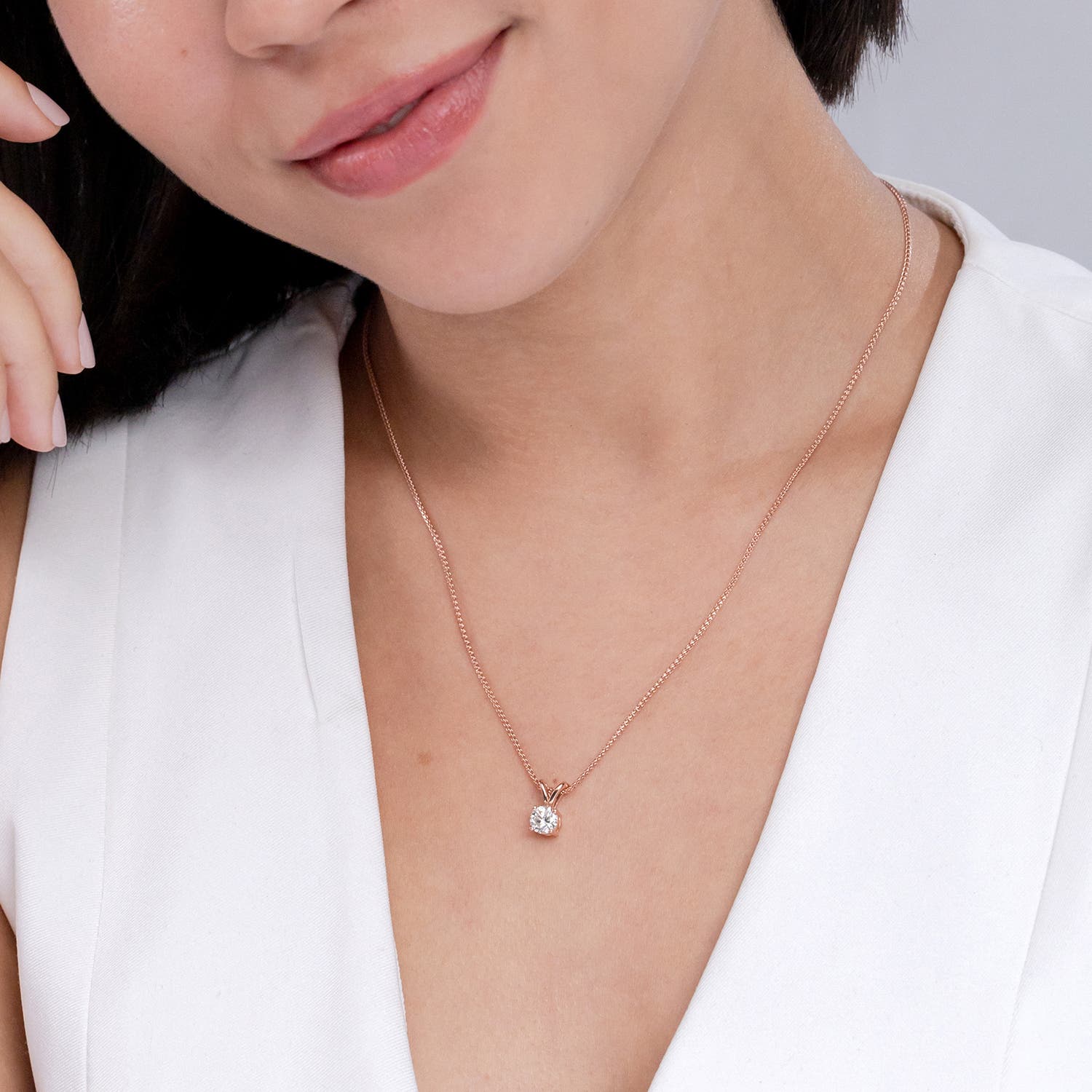 Round Diamond Solitaire Necklace (DP-1095)