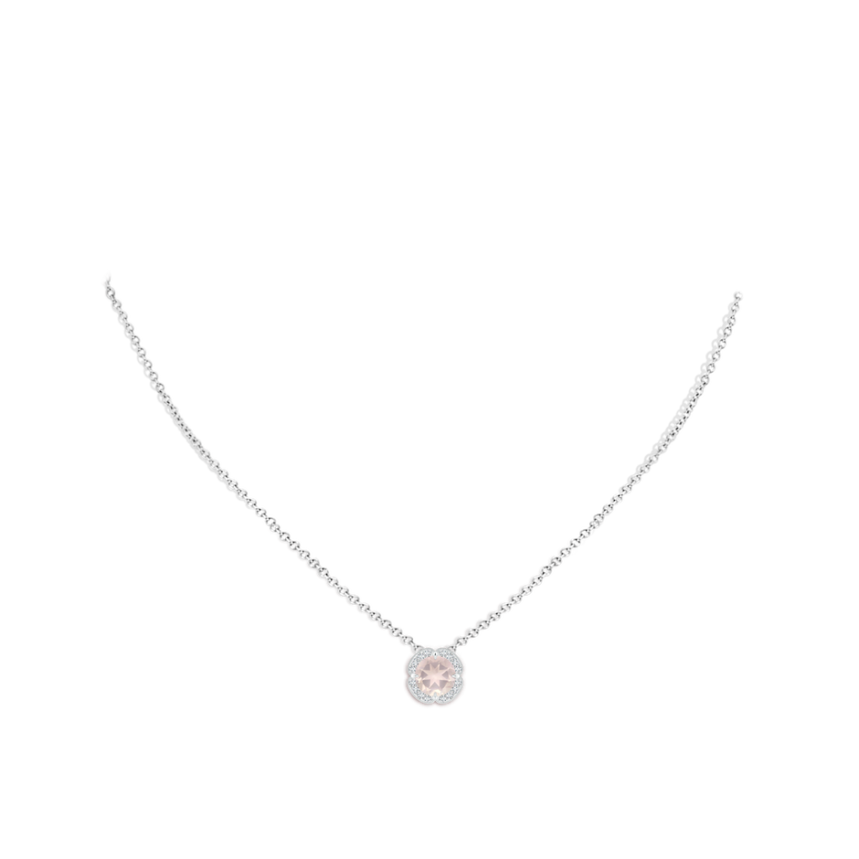 7.10x7.04x4.68mm A GIA Certified Claw-Set Rose Quartz Clover Pendant with Diamond Halo in P950 Platinum pen