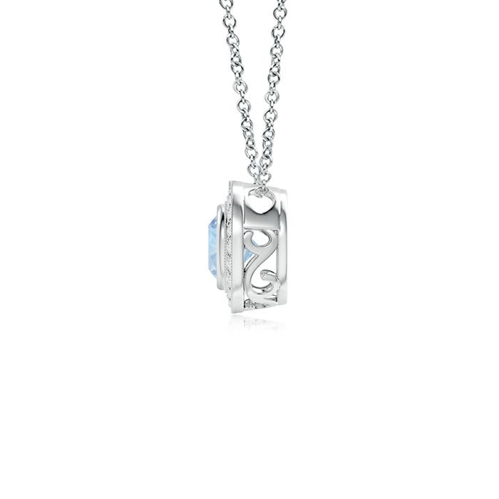 AA - Aquamarine / 0.52 CT / 14 KT White Gold