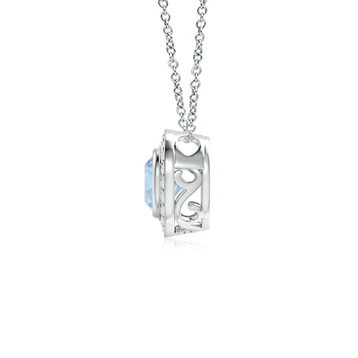 AA - Aquamarine / 0.88 CT / 14 KT White Gold