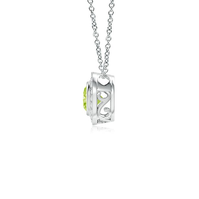 AA - Peridot / 0.67 CT / 14 KT White Gold