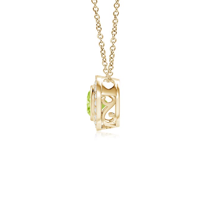 AA - Peridot / 0.67 CT / 14 KT Yellow Gold