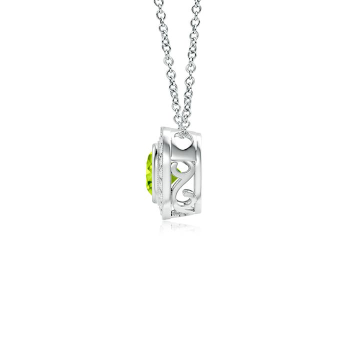 AAA - Peridot / 0.67 CT / 14 KT White Gold