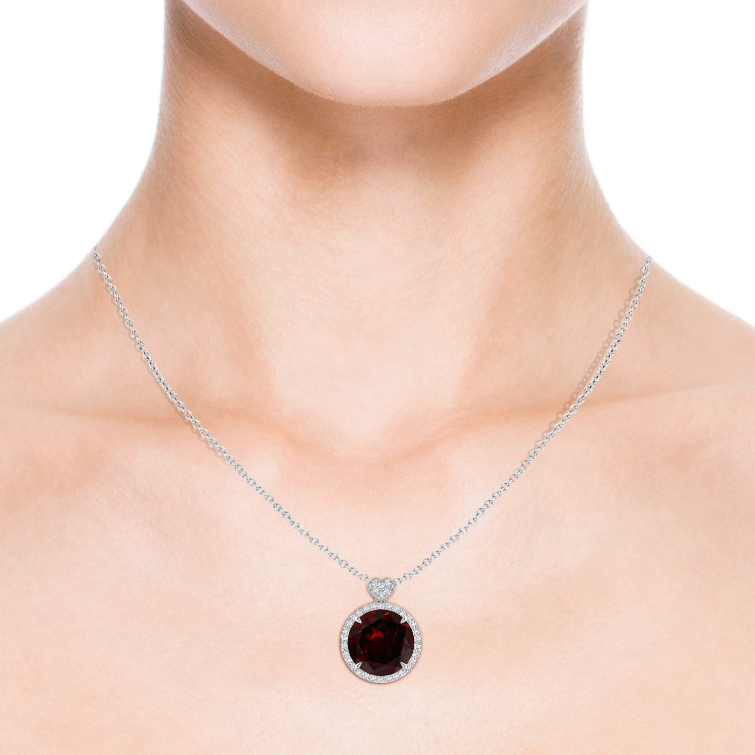 A - Garnet / 7.8 CT / 14 KT White Gold