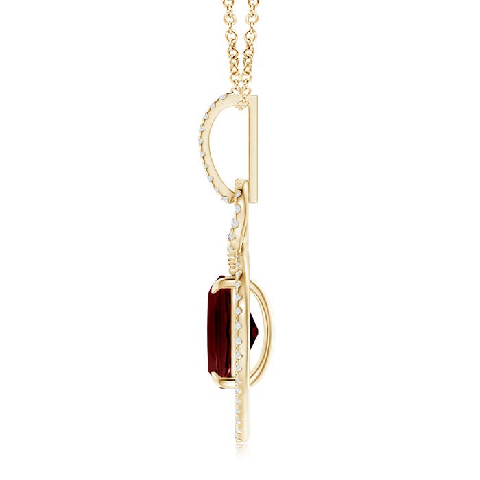 A - Garnet / 3.65 CT / 14 KT Yellow Gold