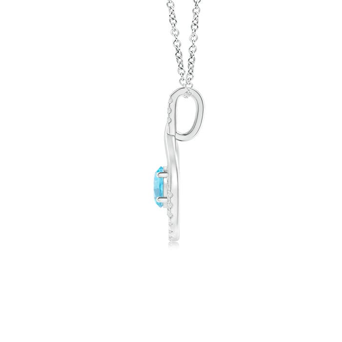 A - Swiss Blue Topaz / 0.8 CT / 14 KT White Gold