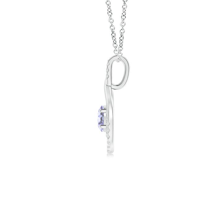 A - Tanzanite / 0.7 CT / 14 KT White Gold