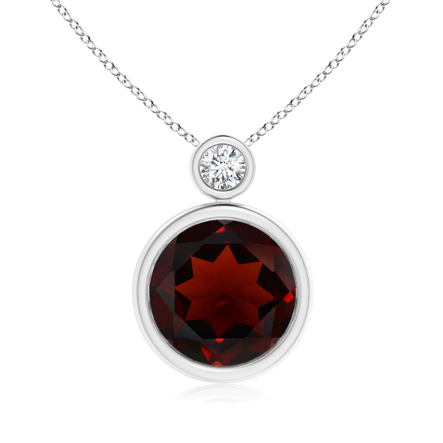 AA - Garnet / 4.61 CT / 14 KT White Gold