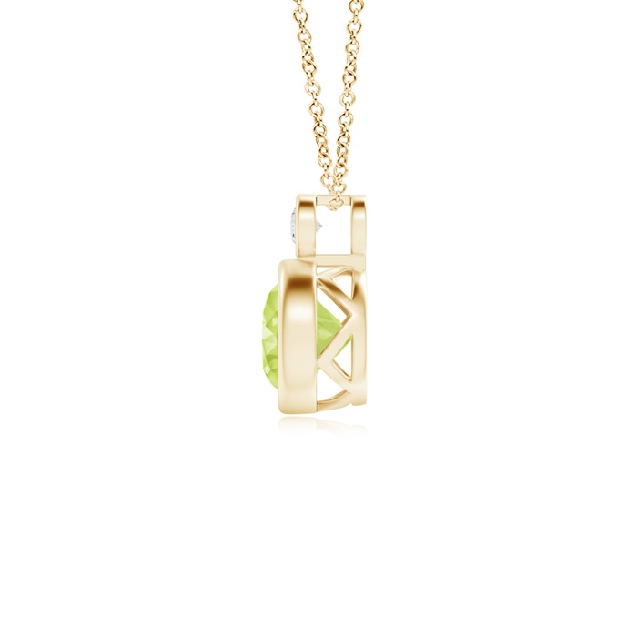 6mm A Bezel-Set Peridot Solitaire Pendant with Diamond in Yellow Gold product image