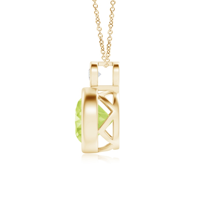 8mm A Bezel-Set Peridot Solitaire Pendant with Diamond in Yellow Gold product image