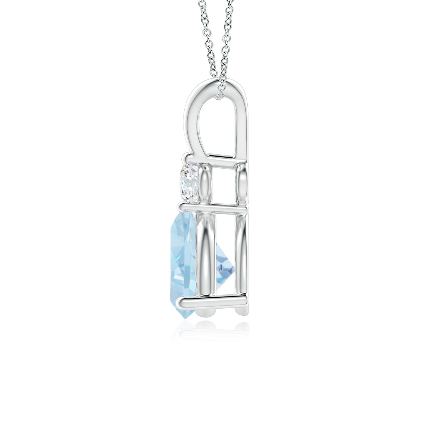 AA - Aquamarine / 0.68 CT / 14 KT White Gold